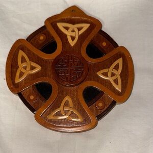 Island Craft Wooden Celtic Wall Plaque